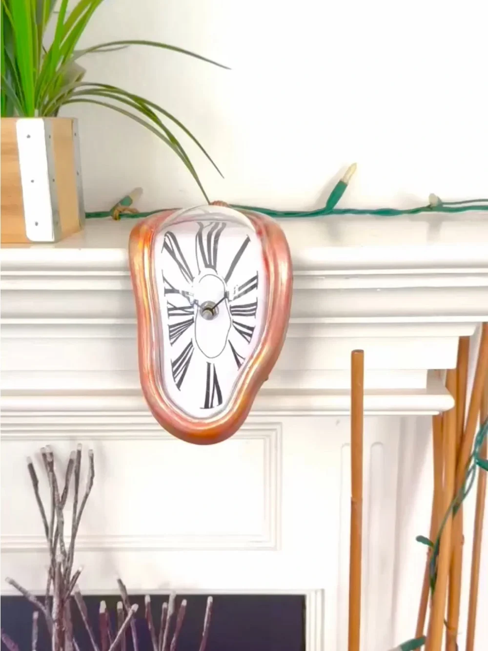 Hand painted melting clock - Picture 4 of 8